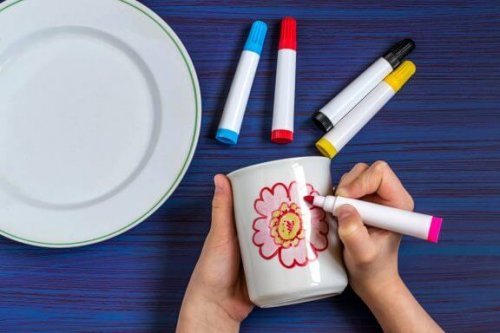 How to Personalize Your Mugs With Markers