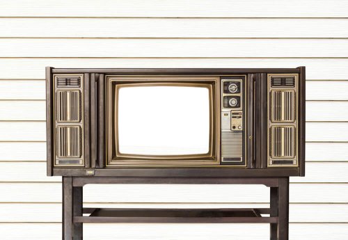 5 Original Ways to Decorate with an Old Television Set