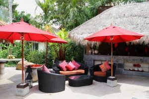 Create Your Own Backyard Beach Bar!