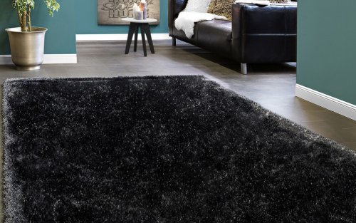 An anthracite rug is perfect for the living room floor