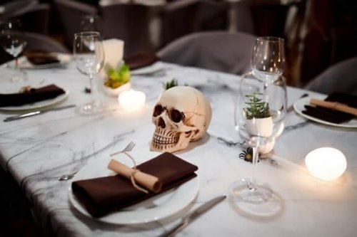 4 Spooky Halloween Ideas for Kitchens and Dining Rooms