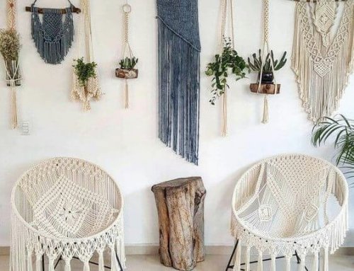 White macrame chairs are part of the new trend