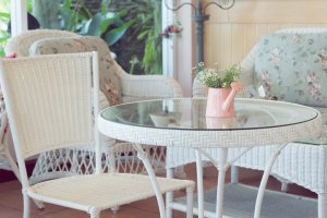 Mirror Top Tables: The Latest Trend In Interior Decoration