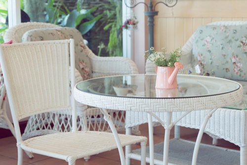 Mirror Top Tables: The Latest Trend In Interior Decoration
