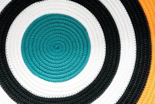 A circular rug for the bathroom