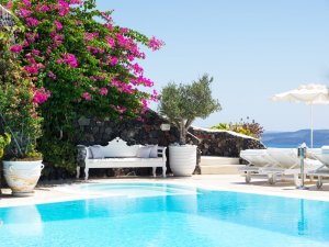 Mediterranean pool with a view of the sea.