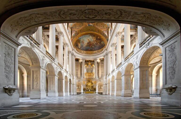 Versailles: A Gorgeous Decor Full of Charm