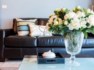A bouquet of white roses.