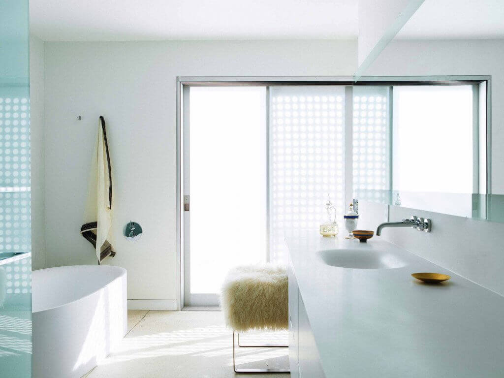 nicole hollis bathroom