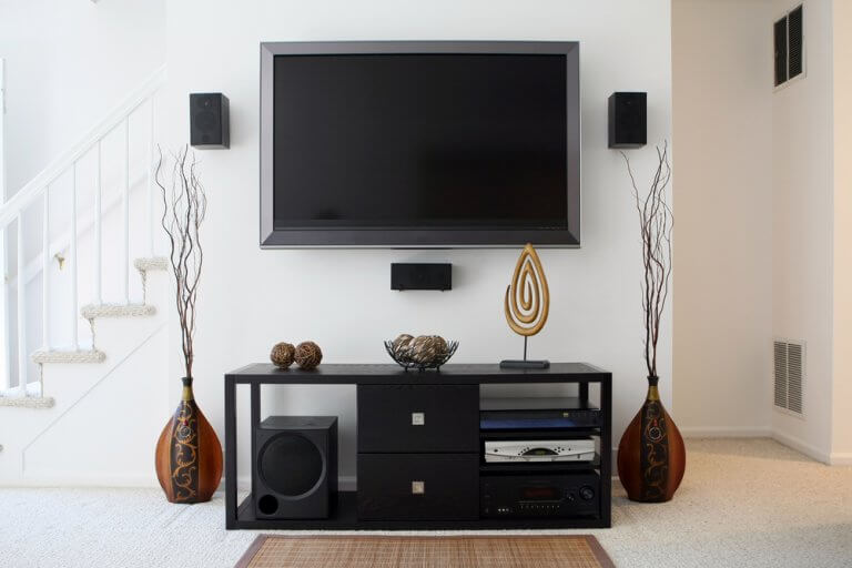 6 Tips for Fitting Your TV into Your Home Decor