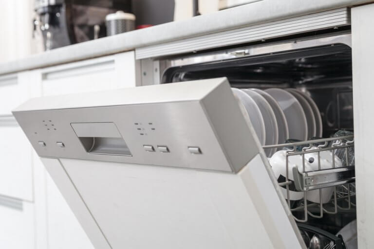 The Advantages of Using a Dishwasher