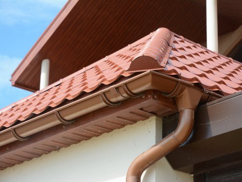 Tips for Choosing the Right Gutters and Downspouts
