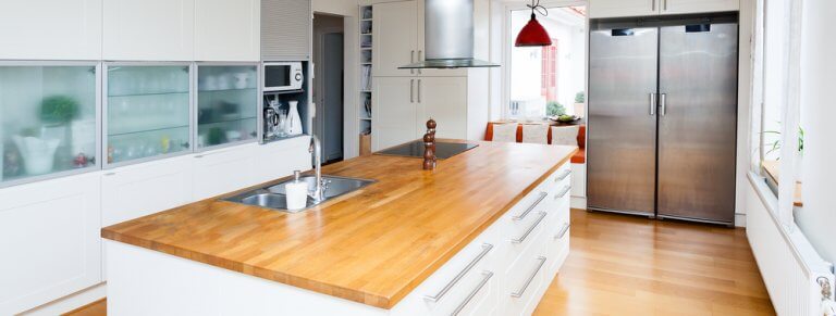 10 Reasons to Love Kitchen Islands