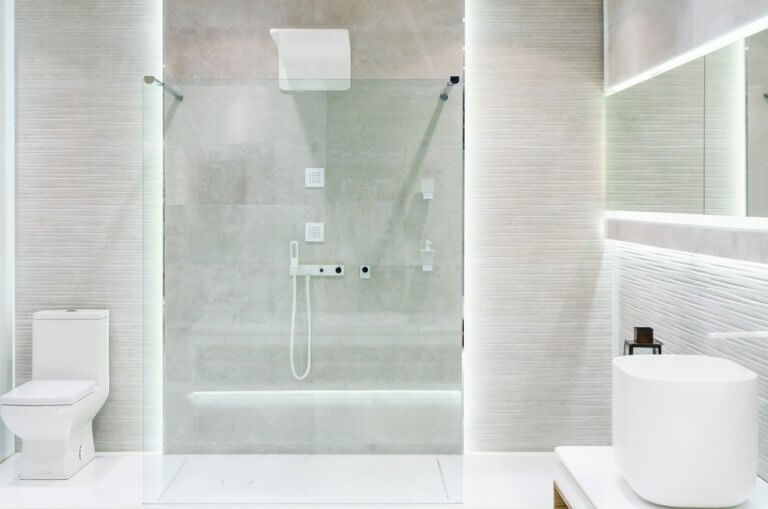 Roman Showers are Simple and Timeless