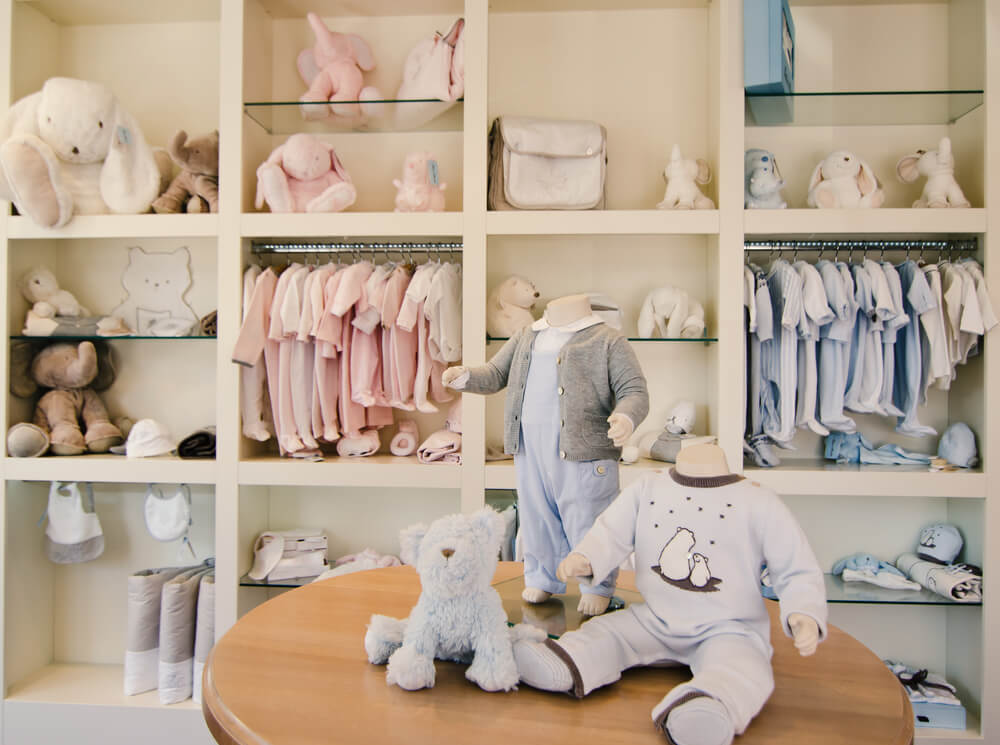 5 Steps for Decorating a Children's Clothing Store - Decor Tips