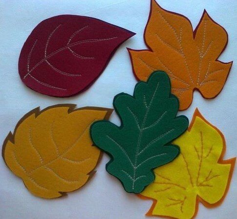Fall-inspired felt coasters.