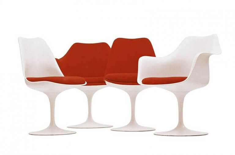 The Tulip Chair - A Union of Simplicity and Plasticity