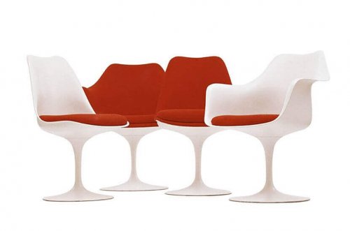 The Tulip Chair – A Union of Simplicity and Plasticity