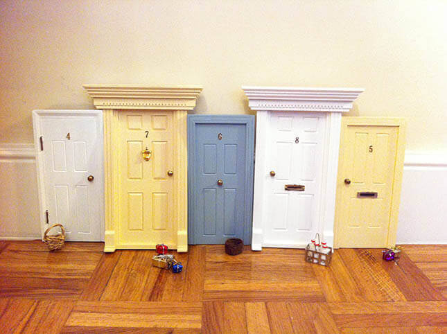 baseboards figureines