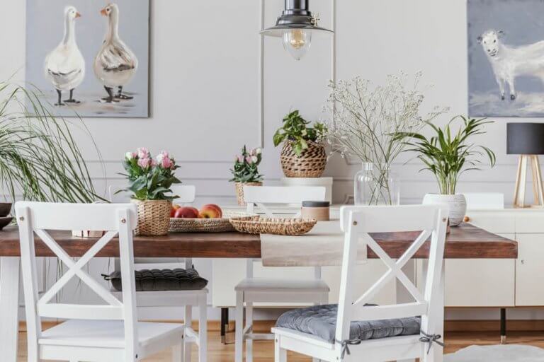 Rustic Tables for Creating a Cozy Home Decor