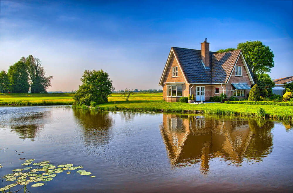 An English Cottage style house by the water
