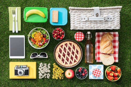 The typical elements of a picnic.