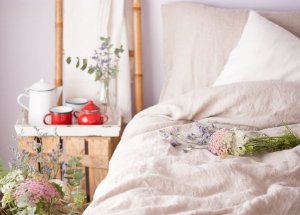 The advantages of linen bed sheets.