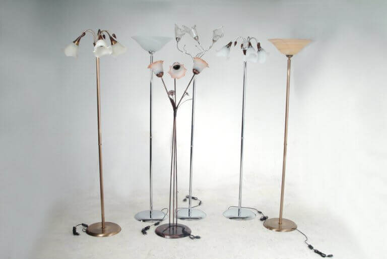 Foot lamps with small in cord switches
