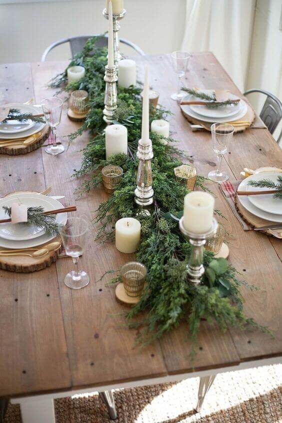 Mistletoe makes an excellent centerpiece for an elegant dinner