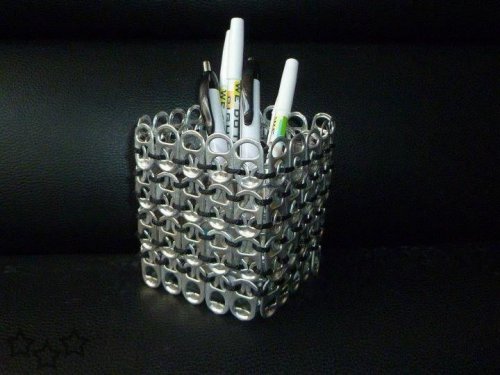 A very original pencil holder made with can tabs.