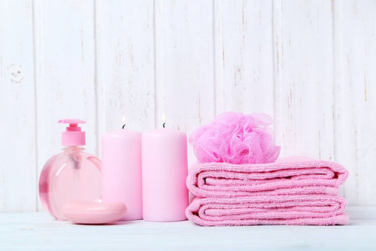 Simple Ways to Incorporate Pink Details Into Your Bathroom