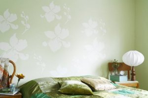 Natural bedroom decor.