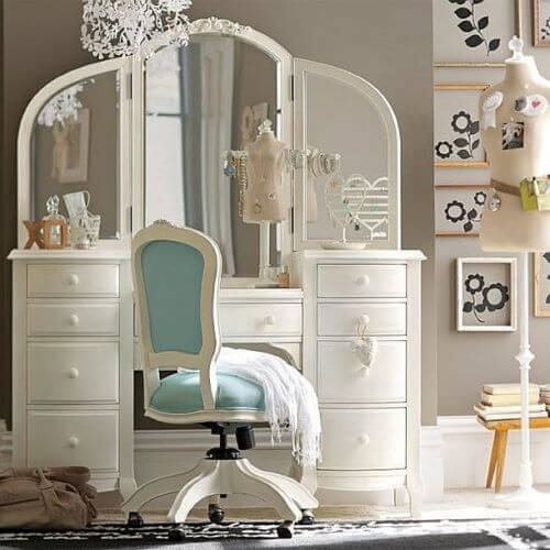 Get a Classic and Timeless Dressing Table for your Bedroom