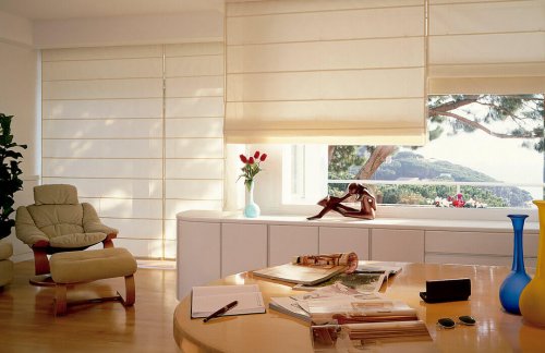 Een voorbeeld van een huis met vouwgordijnen