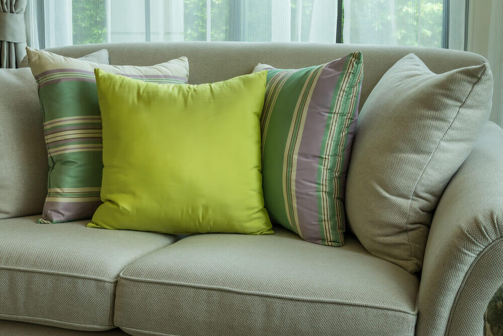 8 Great Ways to Arrange Cushions on Your Sofa Decor Tips