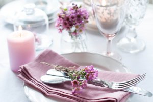 Floral napkins.