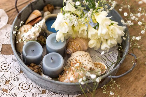 A tray as a centerpiece.
