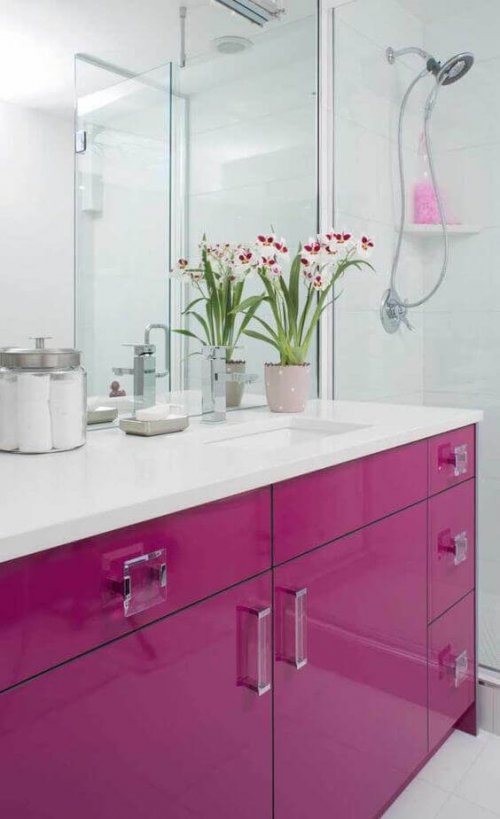 Bathroom details in the color magenta.