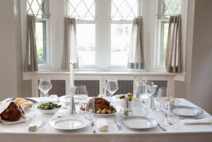 Here's How to Set a Beautiful Table