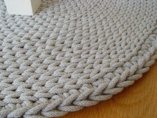 A rug made with thick cord.