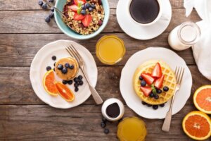How to Set a Breakfast Table for Guests