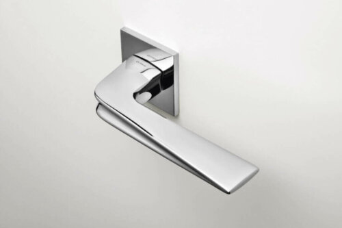 One of the many door handles designed by Olivari is Chevron.