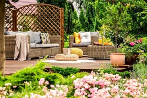 Original Ideas to Decorate Your Garden and Terrace