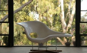 La Chaise, Art Takes Shape