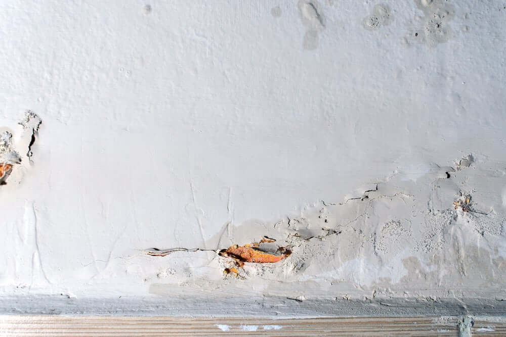 Scaling paint due to humidity is a common house problem.