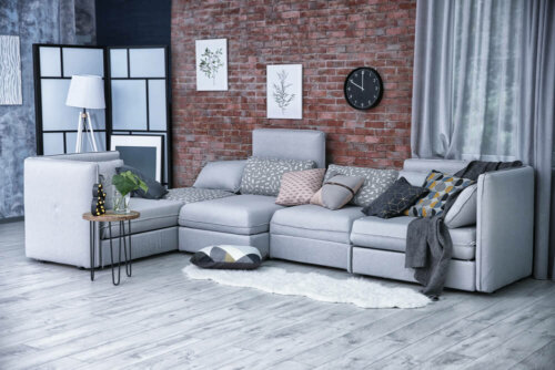 Screens, one of the ten out-of-style decor trends.