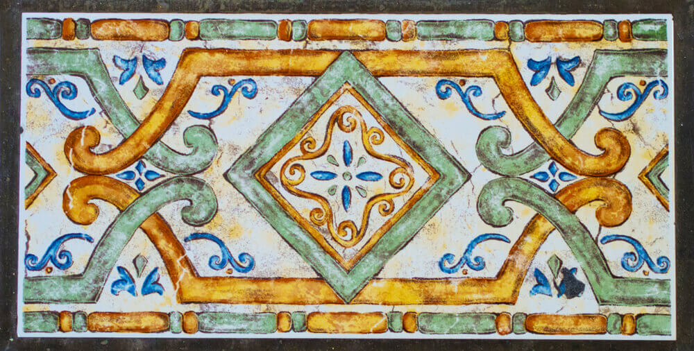 Wall borders can be beautiful style elements.