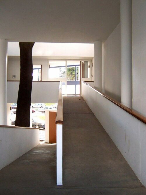 A ramp in the Curutchet House.