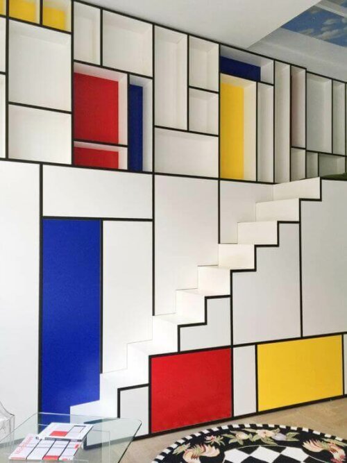 A unique staircase and wall.