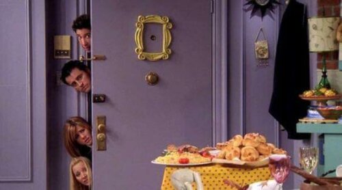 One iconic feature of the Friends apartment is the gold frame.